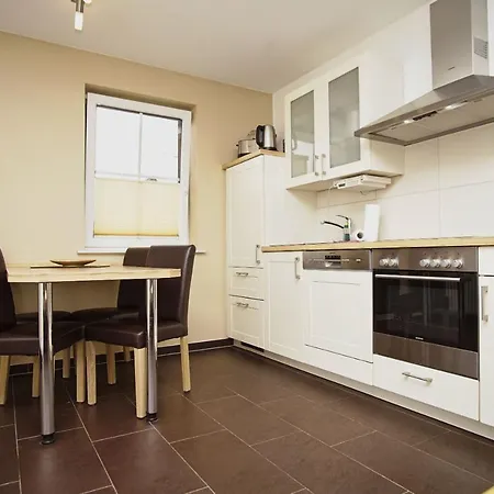 Schicke Mit Terrasse, Gratis Nutzung Vom Ahoi Erlebnisbad Und Sauna In Sellin - Haus De Niege Wech 02 Apartament