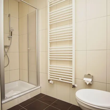 Schicke Mit Terrasse, Gratis Nutzung Vom Ahoi Erlebnisbad Und Sauna In Sellin - Haus De Niege Wech 02 Apartament