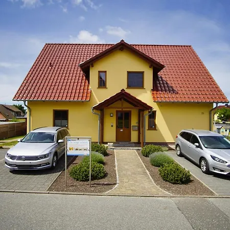 Haus De Niege Wech: Stylish With Terrace And Access