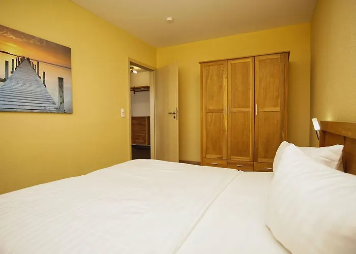 Schicke Mit Terrasse, Gratis Nutzung Vom Ahoi Erlebnisbad Und Sauna In Sellin - Haus De Niege Wech 02 Appartement *